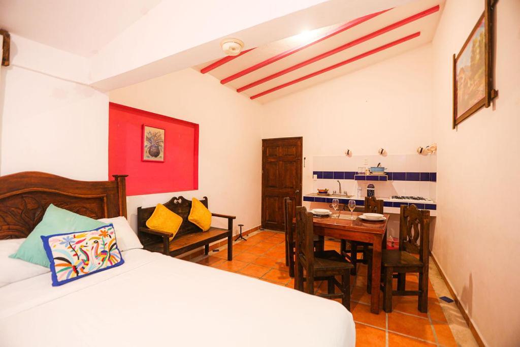 Ikaro Suites Colonial Cancún Buitenkant foto